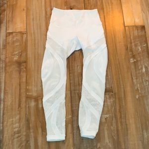 Never been worn White leggings lace on legs.